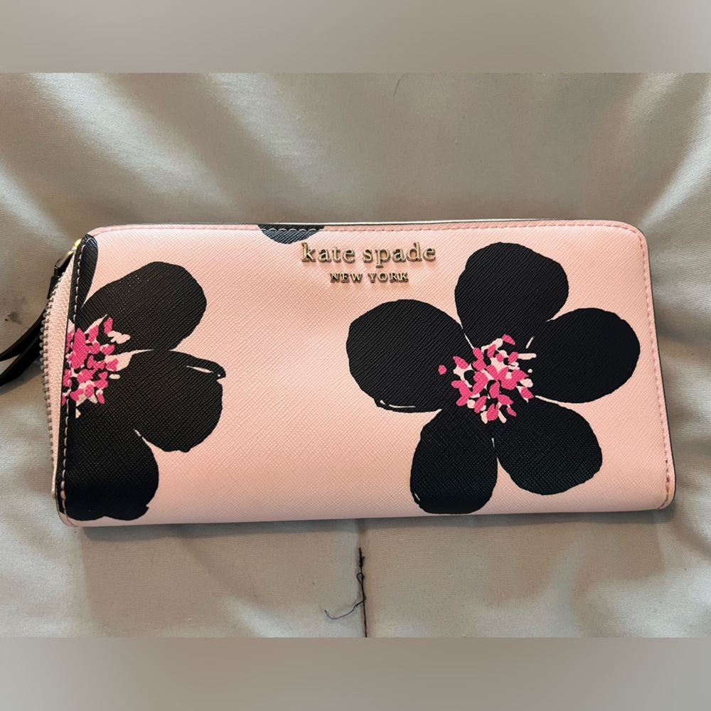 Adorable Kate Spade wallet.
